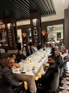 عبد الله بن علي يبحث فرص التعاون مع كلية